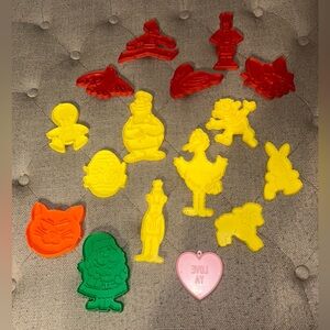 Vintage Cookie Cutters. SESAME STREET, BUNNY, CAT, EASTER, SANTA. HALLMARK, 1977